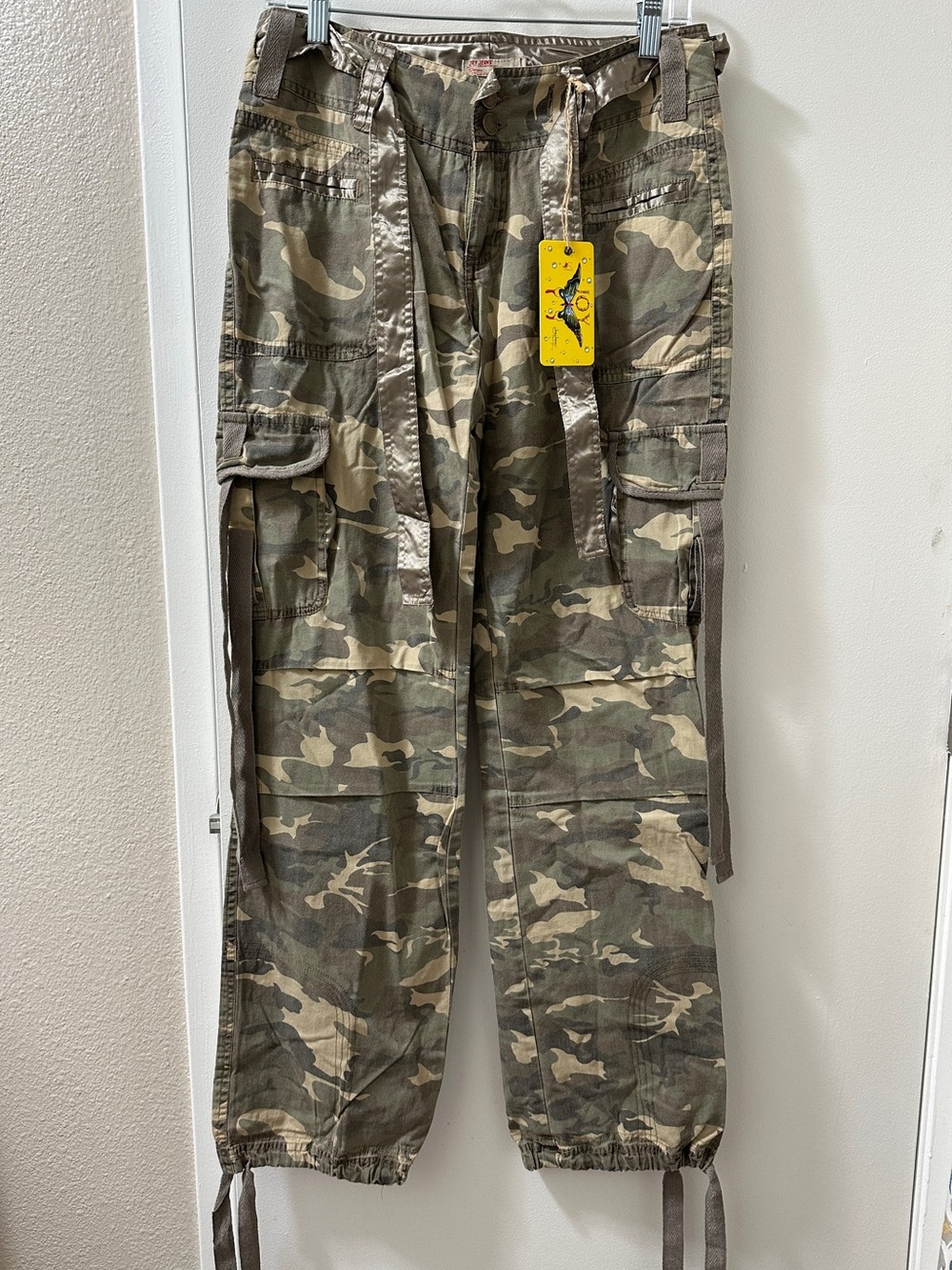 Juniors/Missy Women's Camo Cargo Pants - Olive Green